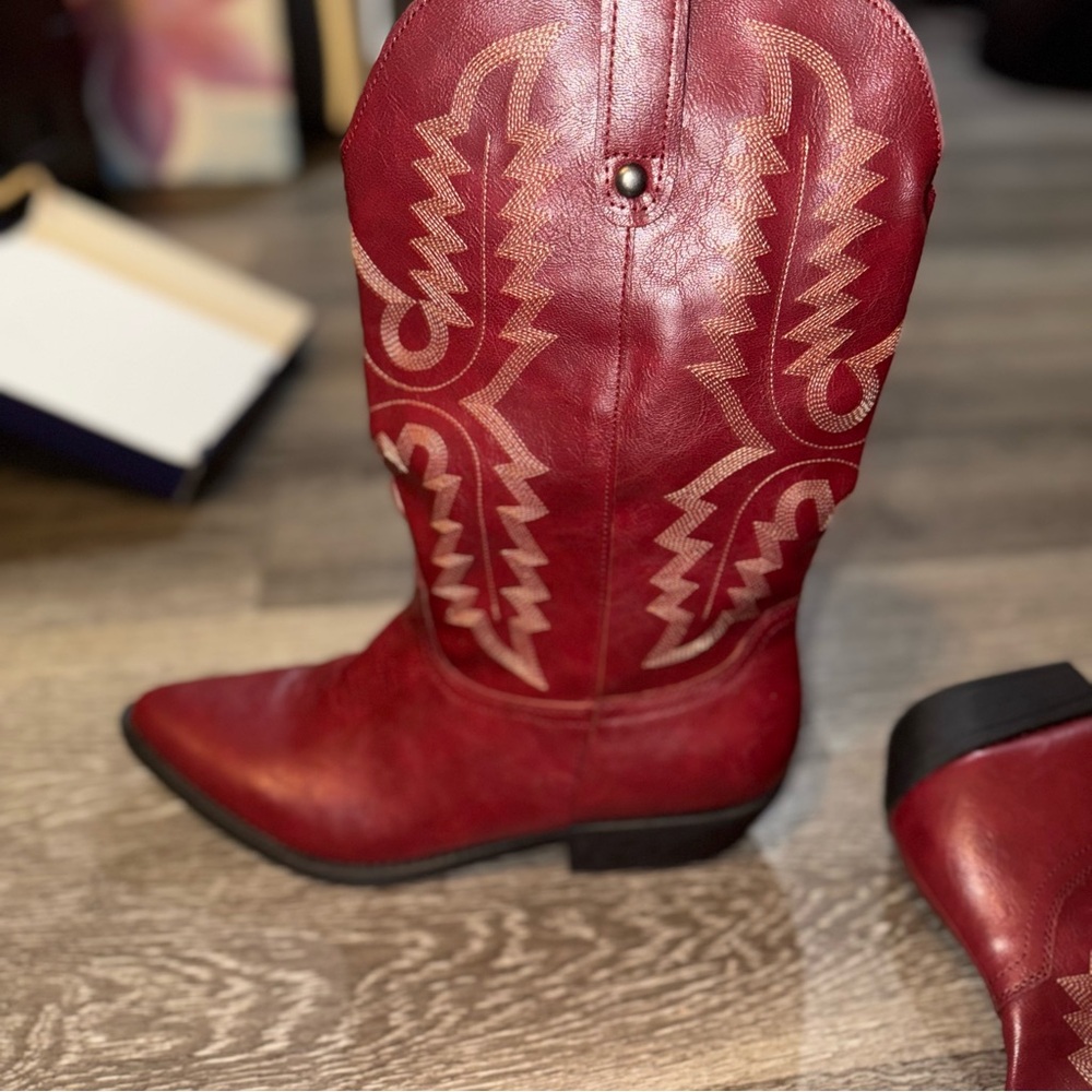 Me Too Red Western Boots - Picture 4 of 6